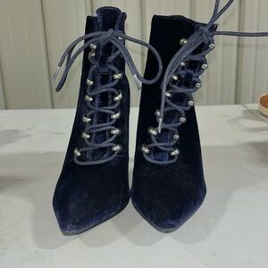 Show dazzle, size 7.5, dark blue